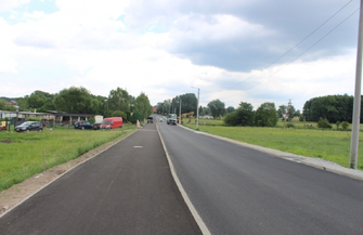 Finisz prac przy przebudowie drogi powiatowej w Lginiu. Mieszkańcy odliczają dni