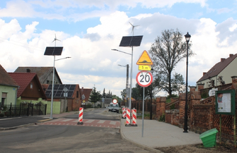 Finisz prac przy przebudowie drogi powiatowej w Lginiu. Mieszkańcy odliczają dni