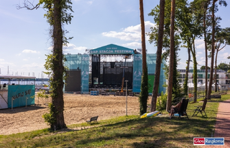 Trwająostatnie przygotowania przed Rap Stacją. Scena jużstoi FOTO