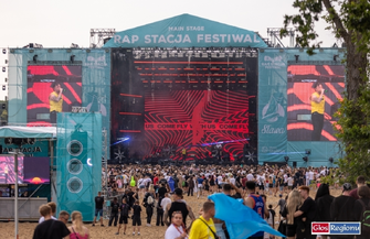 Festiwal Rap Stacja 2024 rozpoczęty. Tłumy nad Jeziorem Sławskim ZDJĘCIA