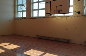 Uczniowie w lepszych warunkach już od września. Umowa na wymianęstolarki okiennej podpisana