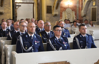 Święto Policji we Wschowie. Funkcjonariusze odebrali akty mianowania na wyższe stopnie