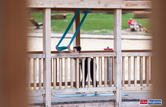 W chustach na pomoście. Aerial Joga w Lginiu FOTO