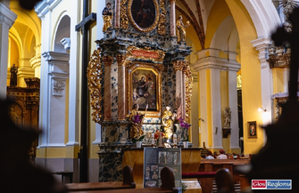 Ołtarz św. Jana Nepomucena odzyskał dawny blask. Konserwatorzy zakończyli prace