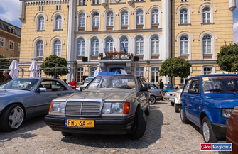 Klasyczne pojazdy znów na wschowskim rynku. Retro Rynek pamięci Tivisa FOTO