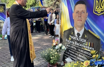 Wschowa solidarna z Ukrainą. Burmistrz Antkowiak uczcił Dzień Niepodległości w Delatynie