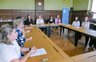 Nauczyciele z Gminy Wschowa odebrali awanse. Od Was zależy przecież los młodego pokolenia