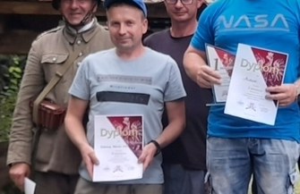 Patriotyzm szyty na miarę. Wschowscy rekonstruktorzy zbierają na mundury