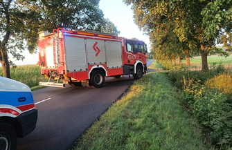 Dachowanie BMW pod Krzepielowem. Po osiemnastolatka przyleciał śmigłowiec LPR