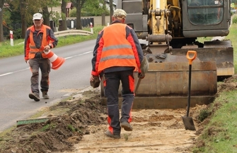 W Nowej Wsi rozbierająchodnik. Startuje kolejna część inwestycji na trasie Wschowa-Lgiń