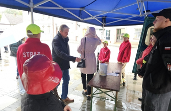 Udany kiermasz dla Adasia. W Sławie zabrakło ciasta już przedo 1100