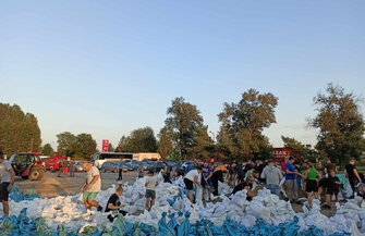 Akcja umacniania wałów w Szlichtyngowej trwa. Wspólnie damy radę