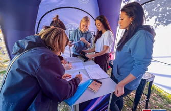 Mobilny Przystanek Historia Przyszłości w Sławie. Z atrakcji można korzystać do niedzieli