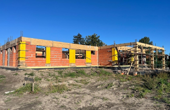 Sala wiejska w Kandlewie nabiera kształtów. Co słychaćna placu budowy