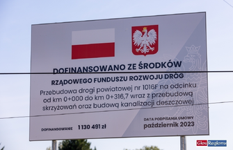 Nowa droga w Łupicach. Mieszkańcy zyskali asfalt chodniki i odwodnienie VIDEO