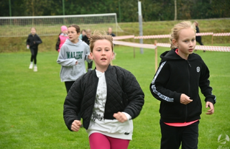 Biegiem do Sławy. Sportowa rywalizacja i pokaz taneczny w Ciosańcu