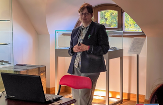 Wykład o zbiorach biblioteki MZW. Anna Napierała przybliżyła unikatową kolekcję VIDEO