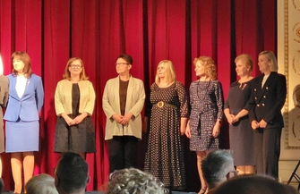 Nauczyciele świętowali w sali Kryształowej. Kto otrzymał nagrody