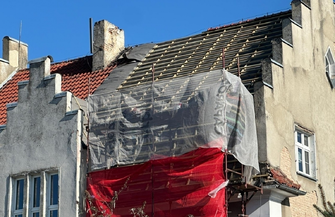 Rozpoczął się remont budynku SOSW. Powiat Wschowski przebudowuje poddasze i dach