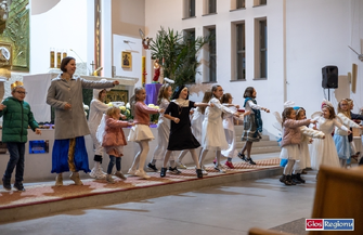 Święci na ulicach Wschowy. Korowód Świętych zamiast Halloween