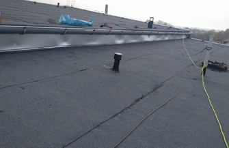 Nowy dach w Szkole Podstawowej w Szlichtyngowej. Wymiana zakończona odbiorem