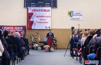 Powiatowe Obchody Dnia Niepodległości. Kadeci ze Staszica złożyli przysięgę ZDJĘCIA