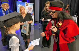 Wschowski Uniwersytet Dziecięcy rozpoczął nowy rok. Młodzi studenci z indeksami