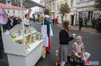 Szlichtyngowa upamiętniała Niepodległość. Występ uczniów poruszył. Kto nie był niech żałuje