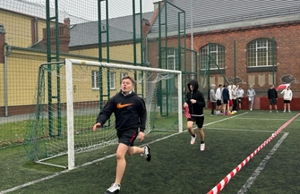 Śpiewali recytowali i tańczyli bez względu na wiek. Historia Niepodległej łączy pokolenia