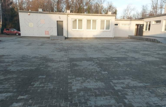 Nowa nawierzchnia i kanalizacja. Szkolny parking w Starych Drzewcach przebudowany