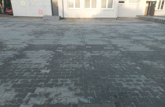 Nowa nawierzchnia i kanalizacja. Szkolny parking w Starych Drzewcach przebudowany