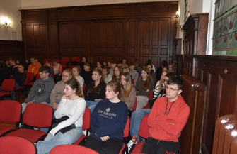 Krzysztof Grabka spotkał się z młodzieżą. Akcja Samorządność w Staszicu