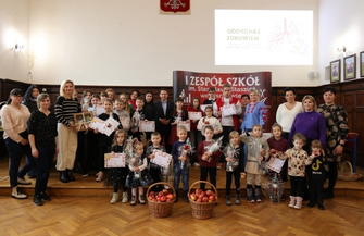 Jabłko zamiast papierosa. W Staszicu rozstrzygnięto konkursy promujące zdrowie