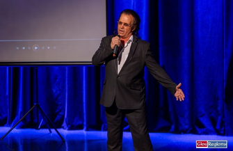 Marek Torzewski zachwycił Wschowę. Sala widowiskowa była wypełniona po brzegi