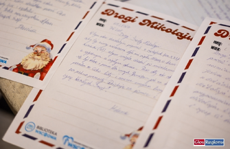 Seniorzy napisali listy do Mikołaja Od wielu lat mnie nie odwiedzałeś teraz jestem samotna i schorowana...