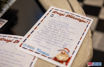 Seniorzy napisali listy do Mikołaja Od wielu lat mnie nie odwiedzałeś teraz jestem samotna i schorowana...