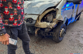 Iveco wpadło na barierki. Szczęście że nikt nie ucierpiał FOTO