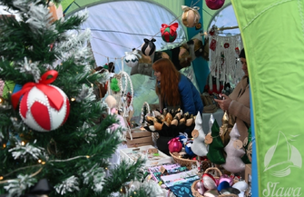 Jarmark i uroczyste włączenie iluminacji. Nowy Rynek w świątecznej odsłonie WIDEO