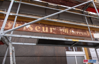 Ten szyld pamięta mieszkańców Fraustadt. Dziśprzechodzi renowację