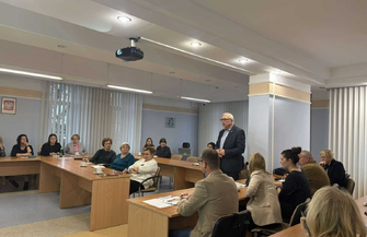 Z urzędnikami rozmawiali o współpracy. Przedstawiciele stowarzyszeń spotkali sięw Starostwie