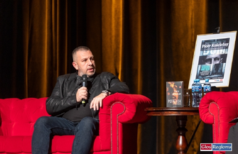 Piotr Kościelny spotkał się z czytelnikami. Spotkanie autorskie przyciągnęło liczne grono fanów WIDEO