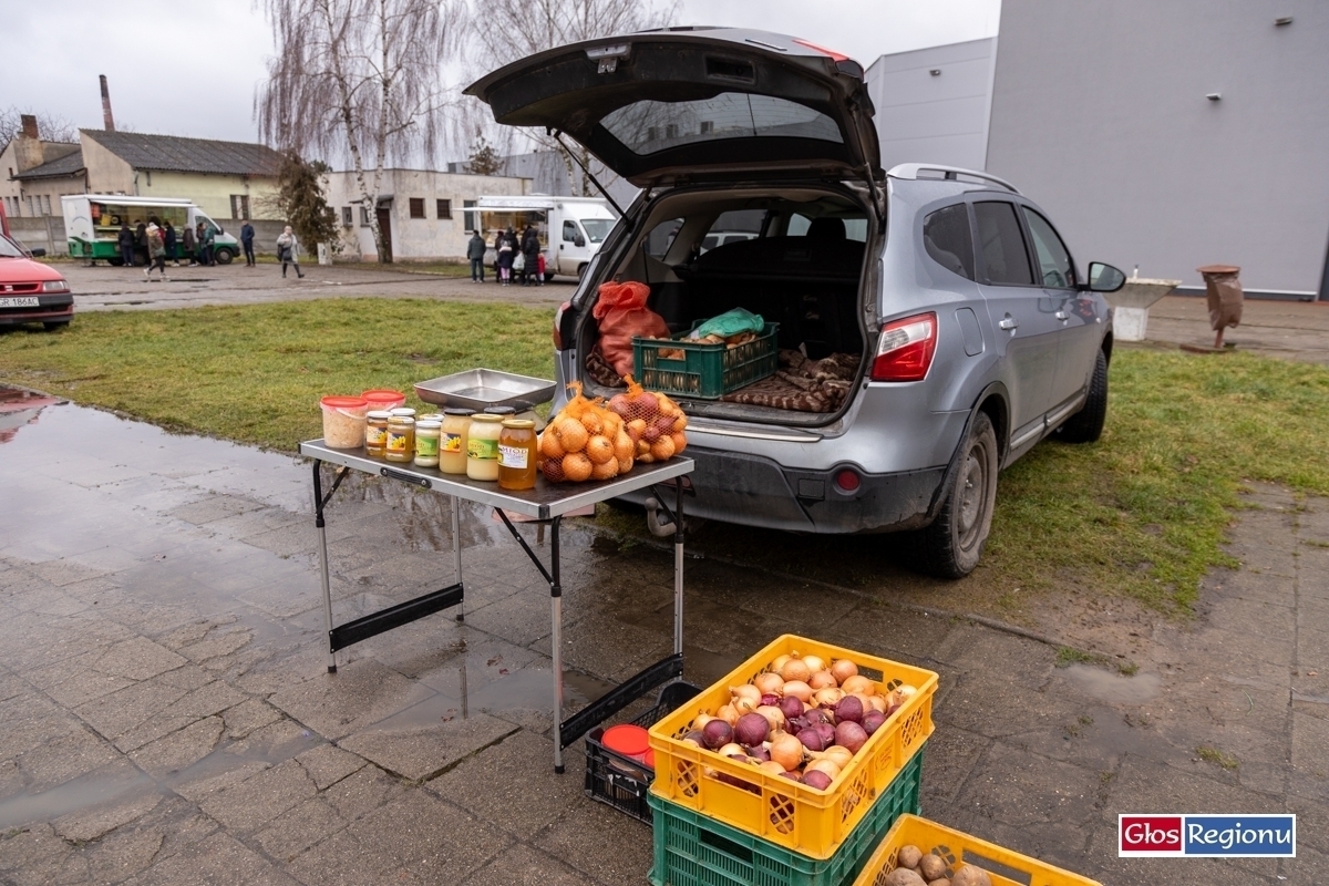 Nowa lodówka społeczna we Wschowie. Mieszkańcy dla mieszkańców