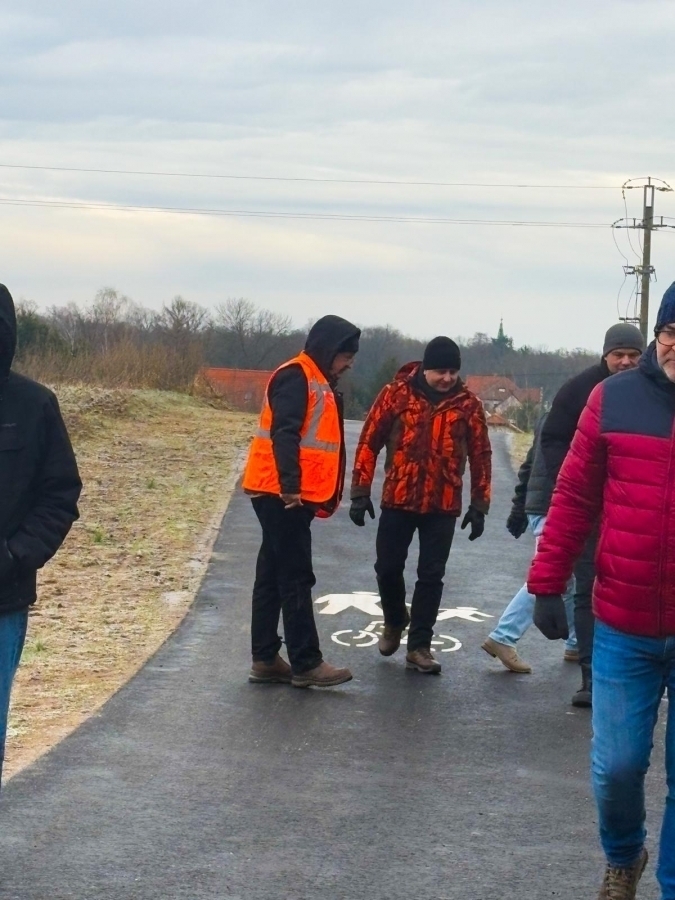 Do Lipinek po nowej drodze i ciągu pieszo-rowerowym. Pierwszy etap trasy SławaKrzepielów ukończony