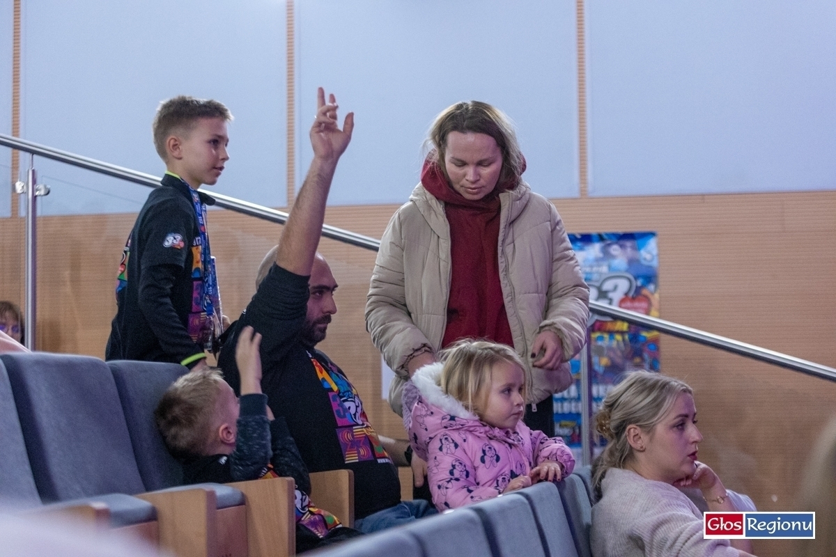 Wschowa gra z WOŚP. 45 wolontariuszy kwestuje dla dziecięcej onkologii i hematologii