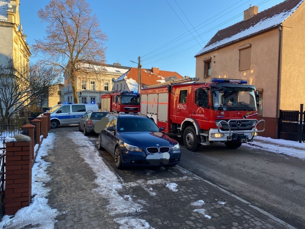 Pożar budynku socjalnego przy ul. Lipowej we Wschowie. Jedna osoba trafiła do szpitala