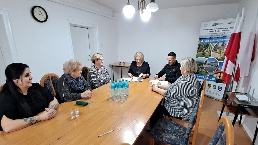 Świetlica w Starych Drzewcach przejdzie gruntowny remont. Nowy dach elewacja i otoczenie