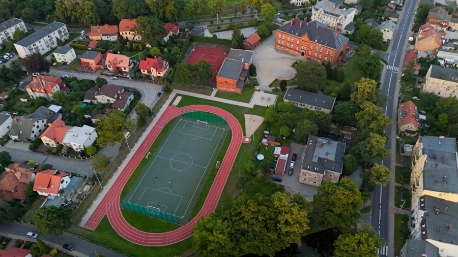 Aktor 20 tys. zł od absolwentki wybory i Drzwi Otwarte. W I LO we Wschowie wiele siędzieje
