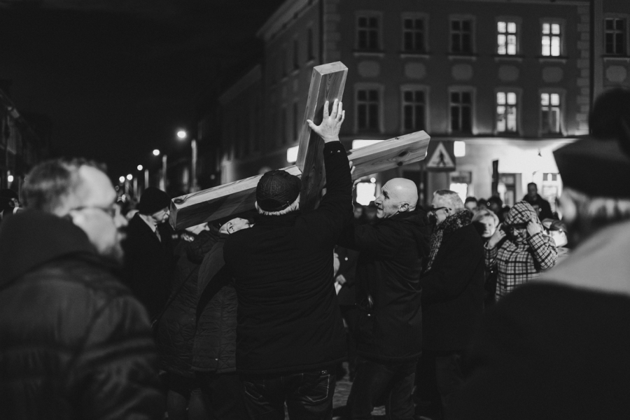 40 kilometrów nocą. W ciszy i samotności. Ekstremalna Droga Krzyżowa już 11 kwietnia