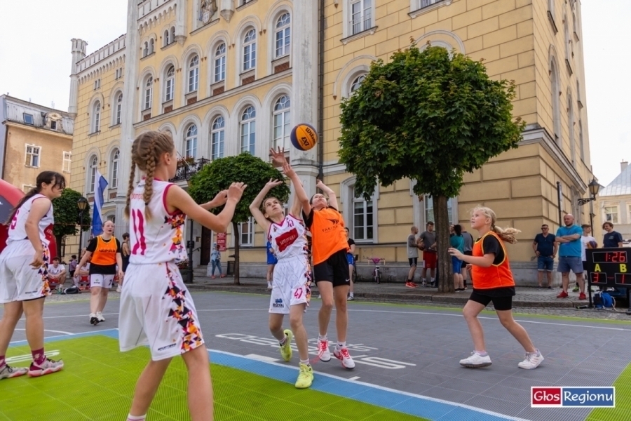 Turniej koszykówki 3x3 na Dni Wschowy 2025. Puchar Burmistrza i nagrody o wartości 1000 zł czekają
