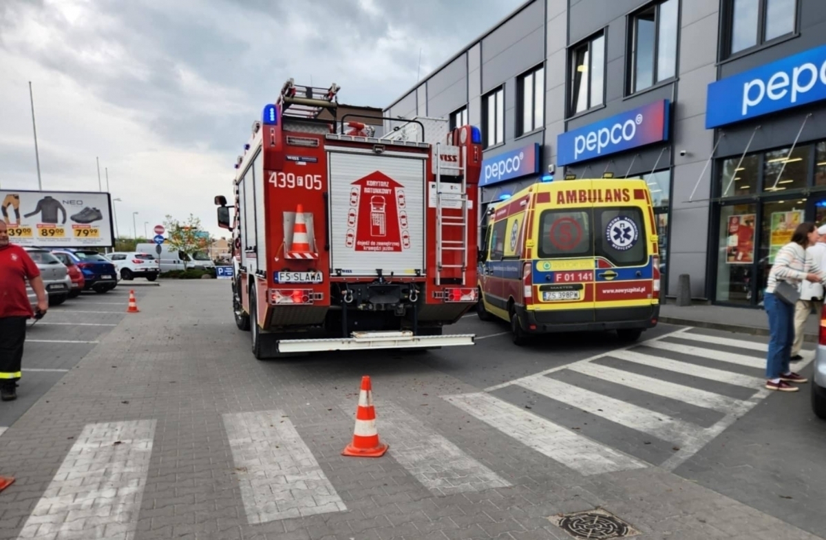 56-latek zasłabł przy Pepco w Sławie. Do akcji wezwano śmigłowiec LPR